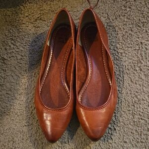 The Frye Company Mahogony Red Leather Criss Cross Detail Flats 💫